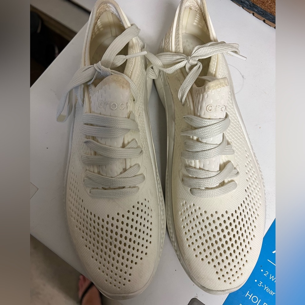 Crocs shoes. Size 9. White.